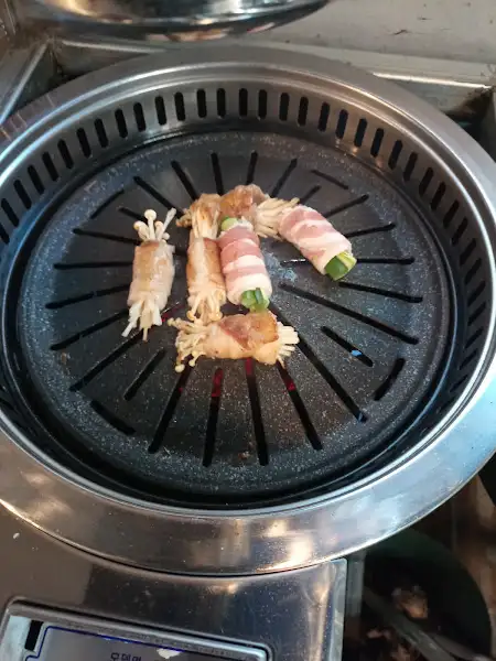 숯불에 구워진 돼지불고기