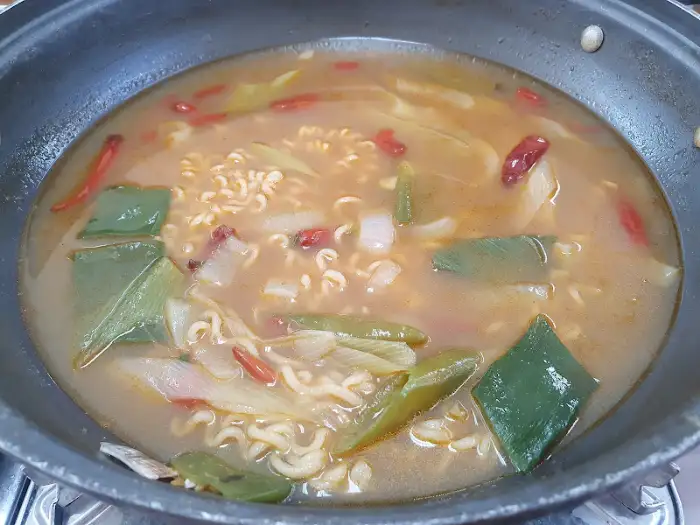 라면 사리가 들어간 황제라면