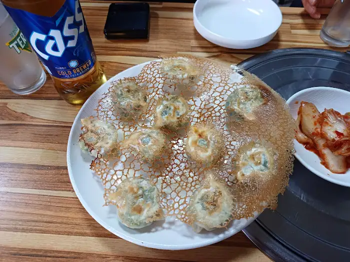 가지런히 놓인 군만두