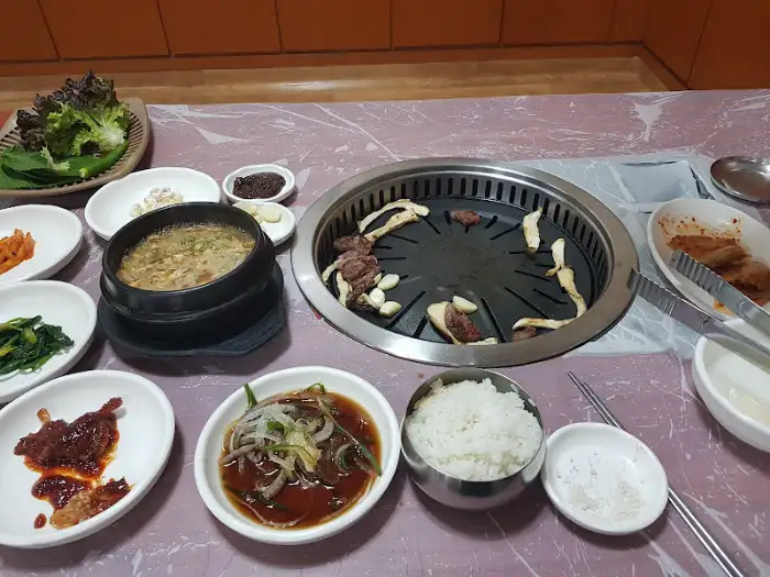 정갈하게 차려진 한 상 차림