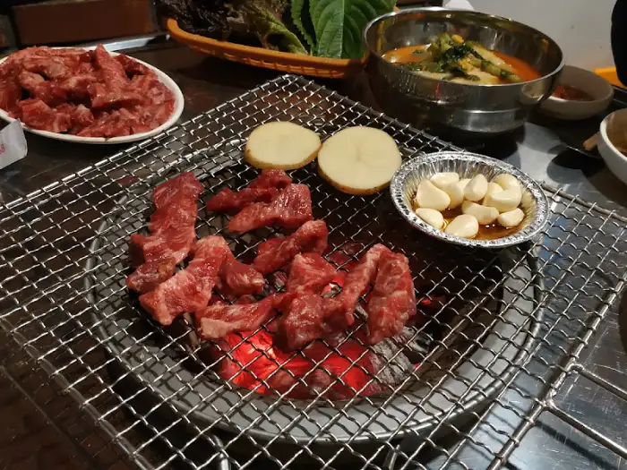 숯불 위 갈비살