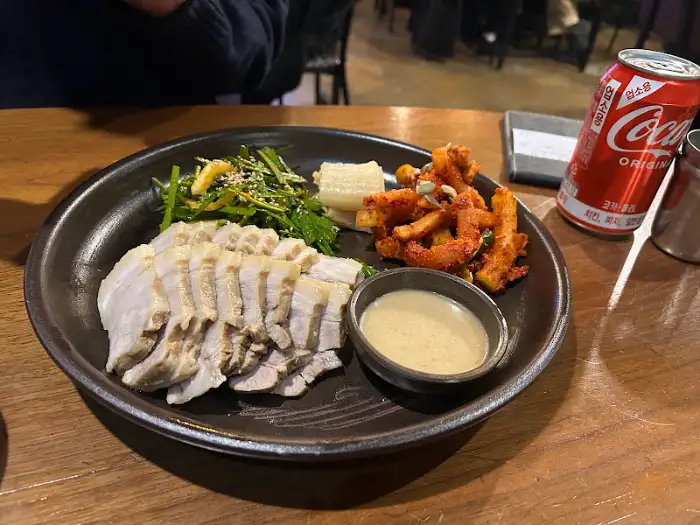 종로 도담 보쌈 한 상