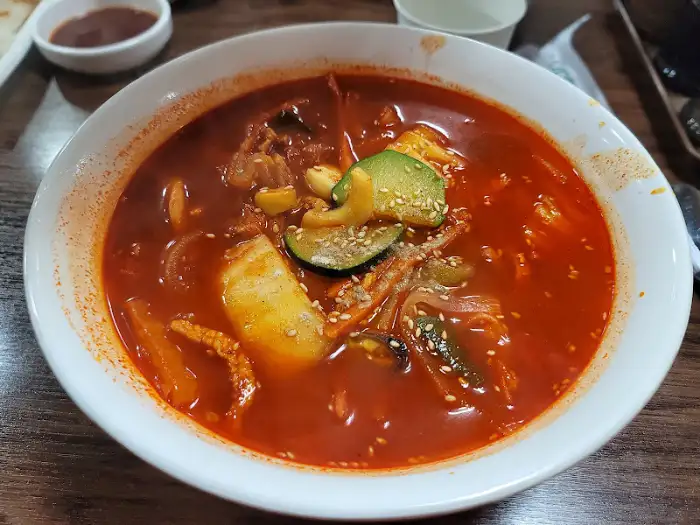 탱글한 면발의 짜장면
