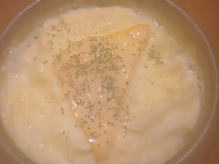 치즈가 올라간 계란찜