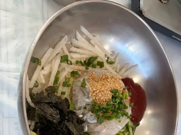 물회 해산물 준비