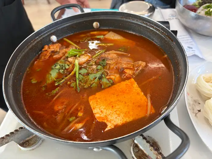 팔팔 끓는 매운탕