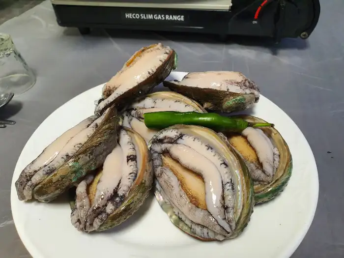 신선한 자연산 회