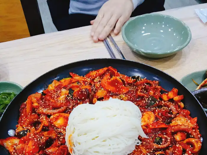 매콤한 낙지볶음