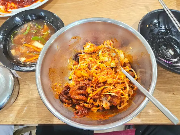 밥과 쭈꾸미볶음