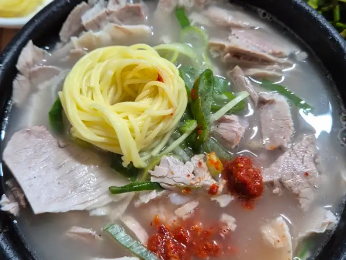 돼지국밥 클로즈업