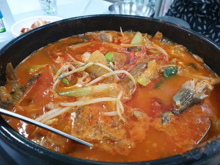 매운탕 끓는 모습