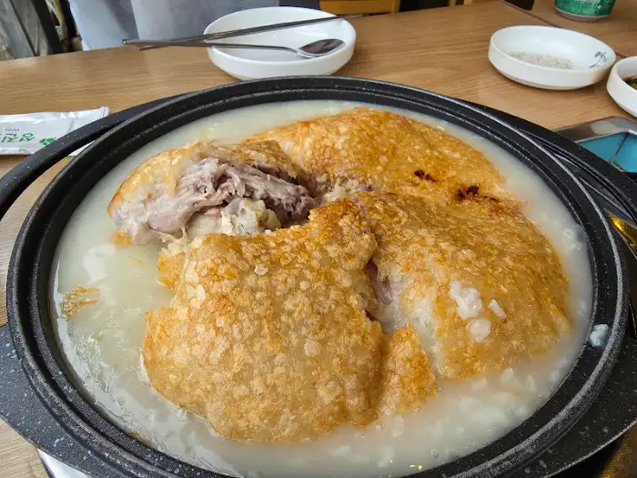 누룽지 영계백숙 닭고기 살 분해