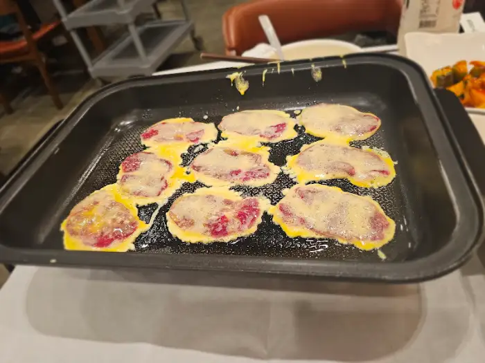 팬 위에 올린 육전