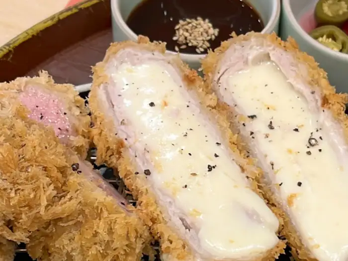 치즈 카츠 클로즈업