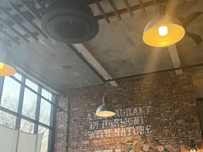 레스토랑 내부 조명