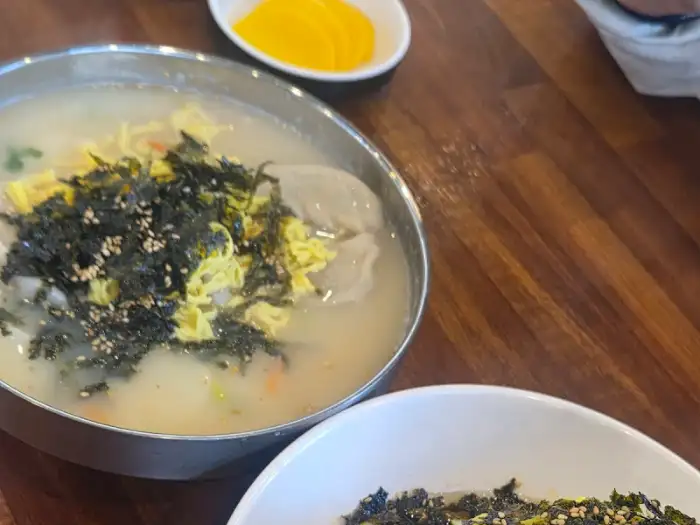 맑은 국물의 초계국수