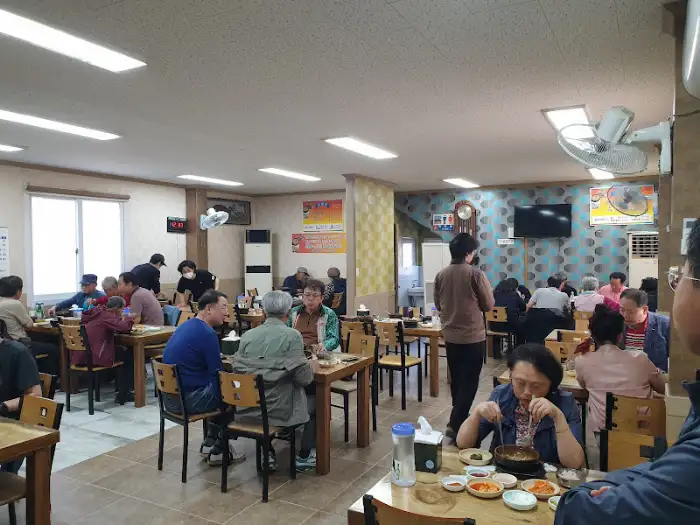 순대국 속 머릿고기와 내장