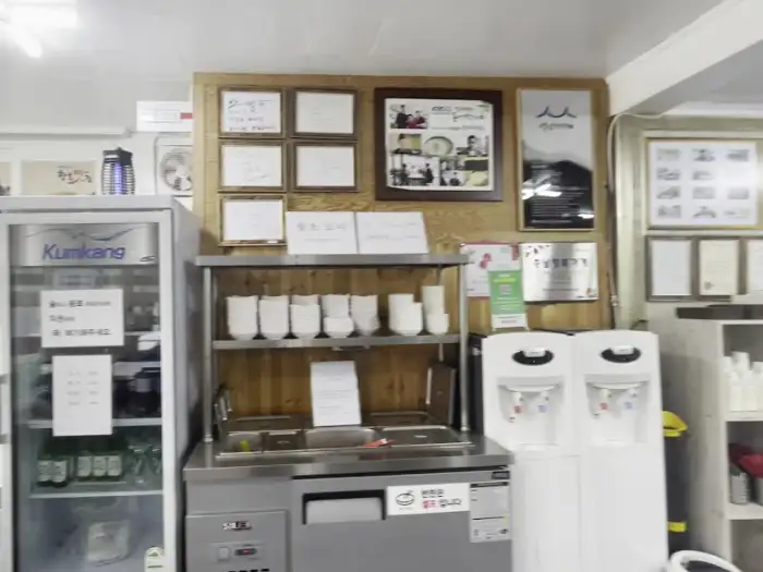진미식당 내부 셀프바