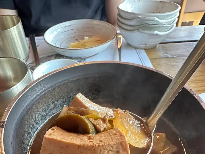된장찌개와 반찬들
