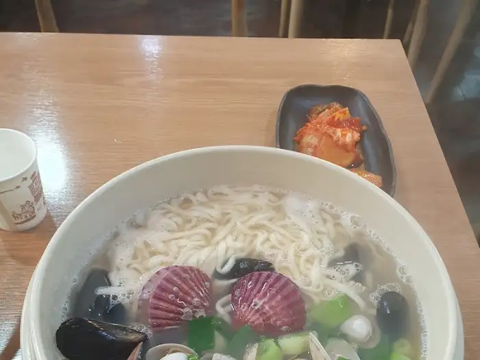 해물칼국수와 겉절이