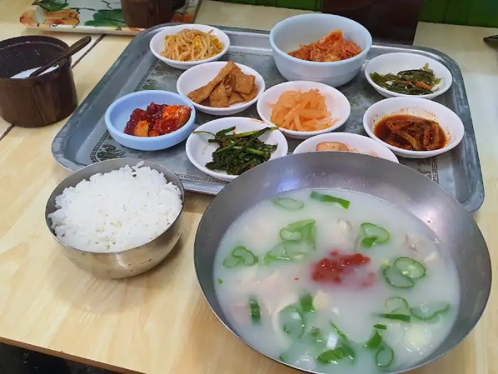 닭곰탕과 밥, 반찬