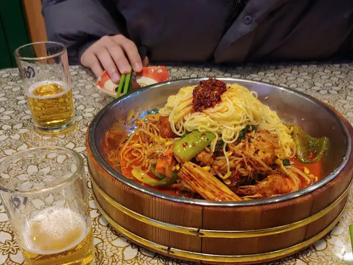 마라샹궈 또는 비슷한 볶음 요리