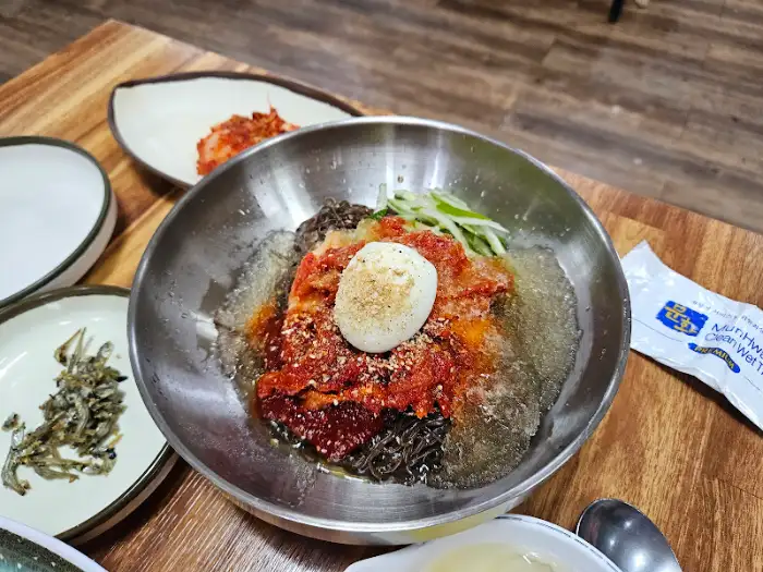 비빔냉면