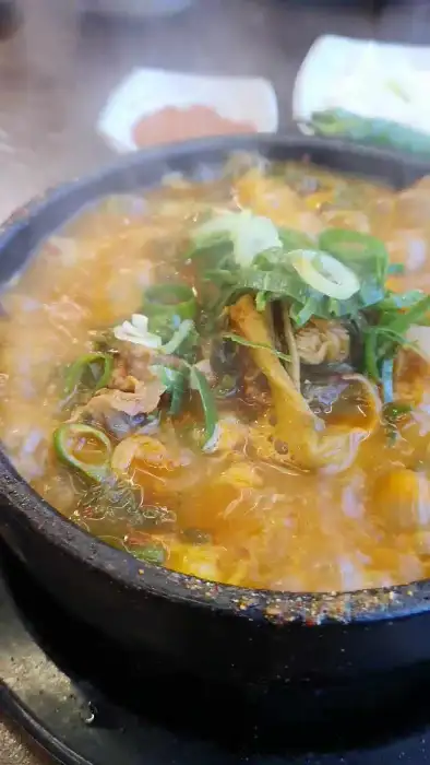 보글보글 끓고 있는 갈비찜