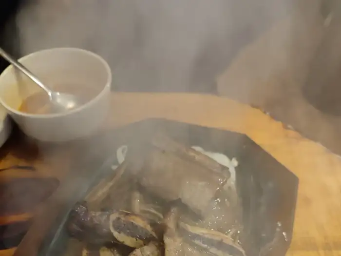 김이 나는 LA갈비