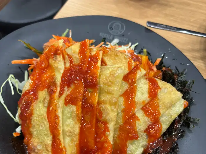덕자네방앗간 비빔납작만두