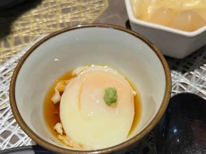 부드러운 식감의 참치 아보카도 타르타르