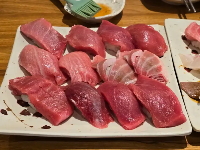 다양한 부위의 참치 사시미