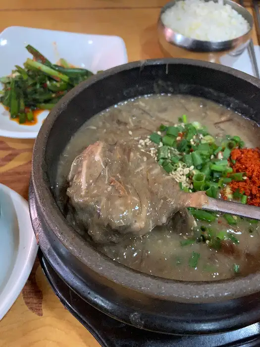 김치찜과 밥, 반찬