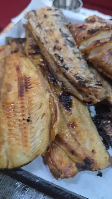 푸짐하게 끓고 있는 부대찌개