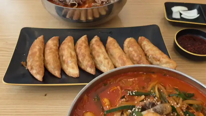 갓 튀겨져 나온 먹음직스러운 탕수육