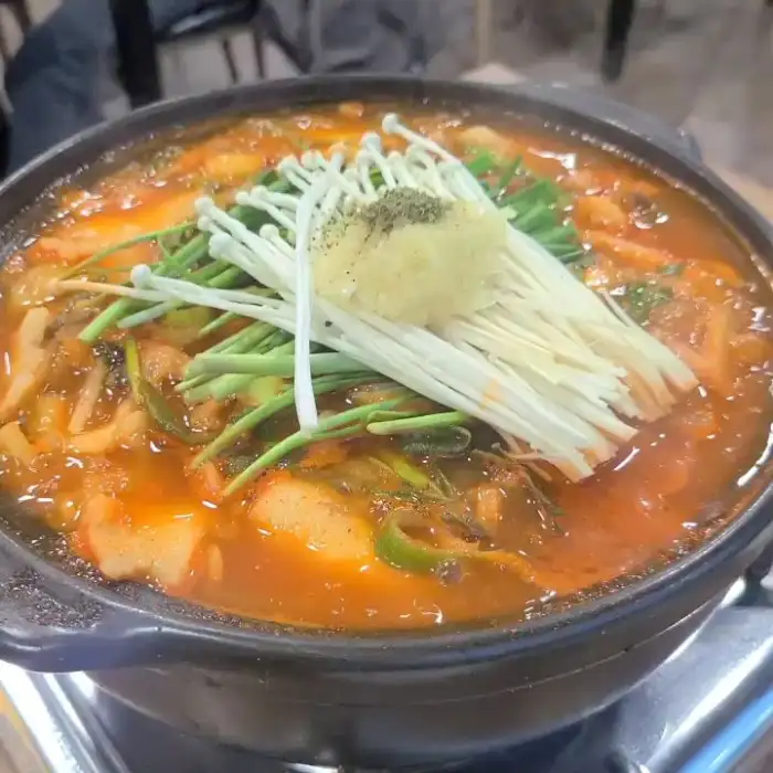 완성된 메기매운탕 클로즈업