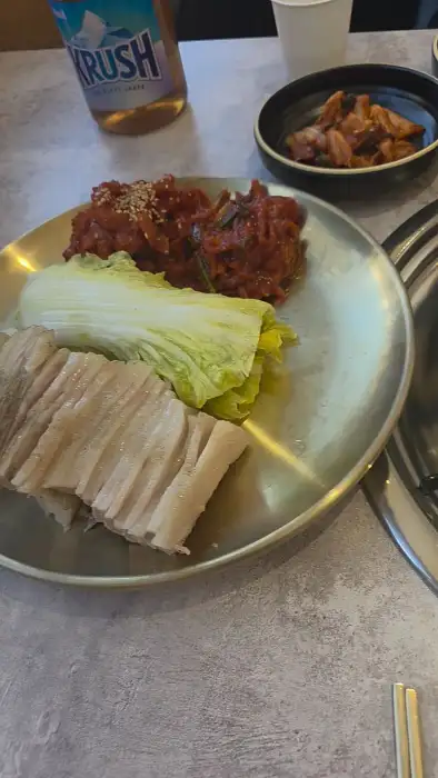 보리 비빔밥과 곁들임