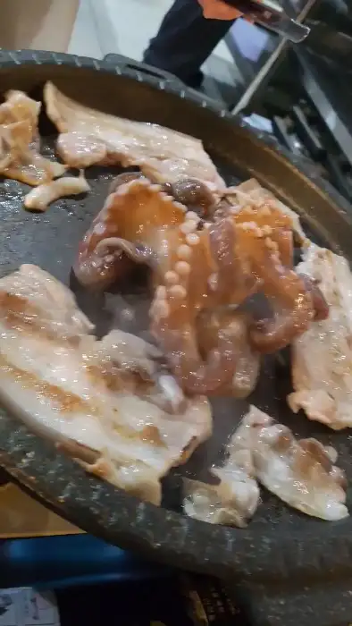 푸짐하게 차려진 한상차림