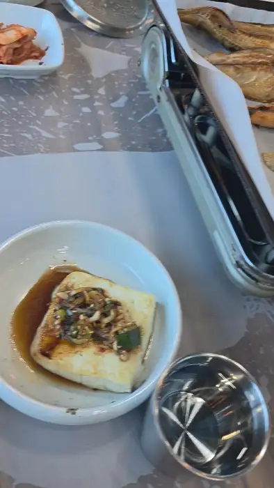 따뜻한 솥밥과 두부조림