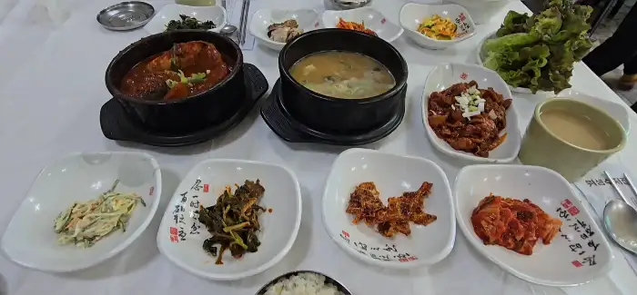 다양한 한식 메뉴 구성
