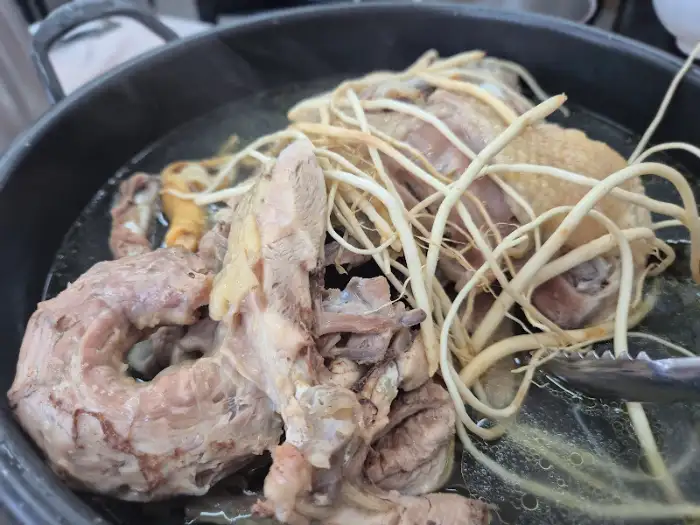백숙에 들어간 삼계탕 재료들