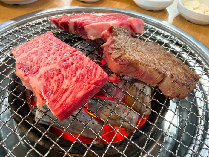 신선하고 마블링이 뛰어난 한우 등심