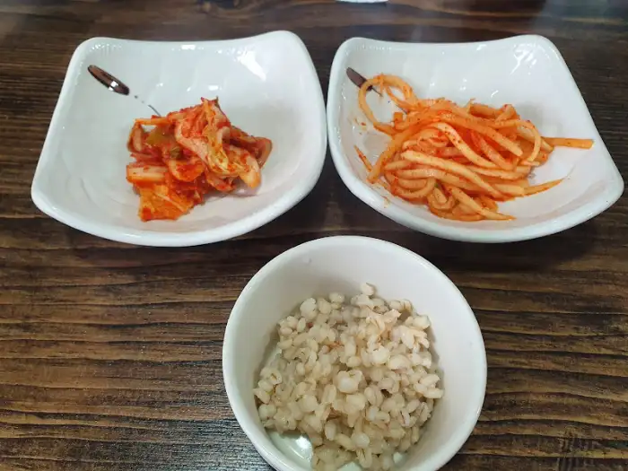 보리밥과 밑반찬
