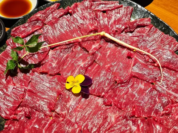 신선한 뭉티기