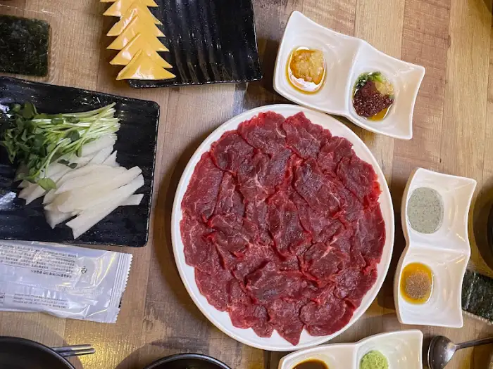 신선한 육사시미 한 접시