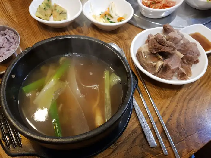 푸짐한 갈비탕