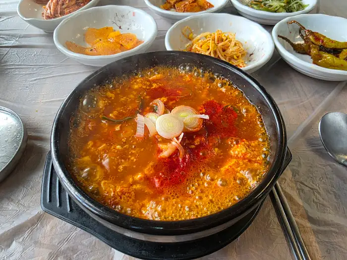 보글보글 끓는 순두부찌개 클로즈업