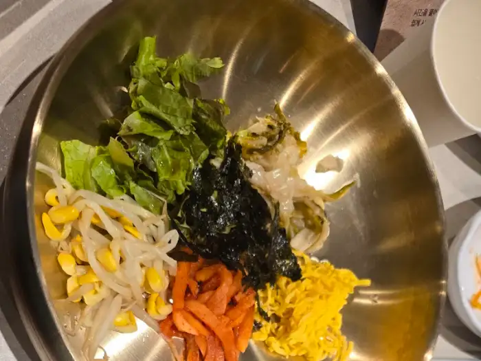 푸짐한 비빔밥