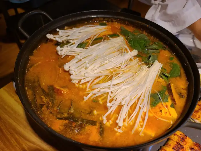 푸짐한 파김치장어전골