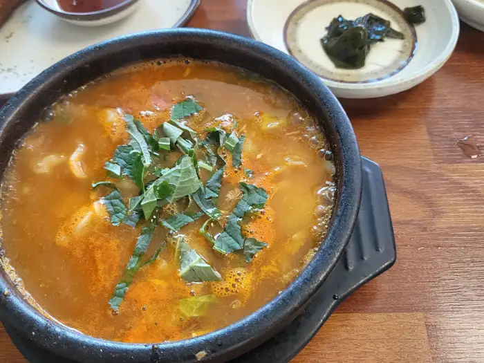따뜻한 어탕칼제비 한 그릇